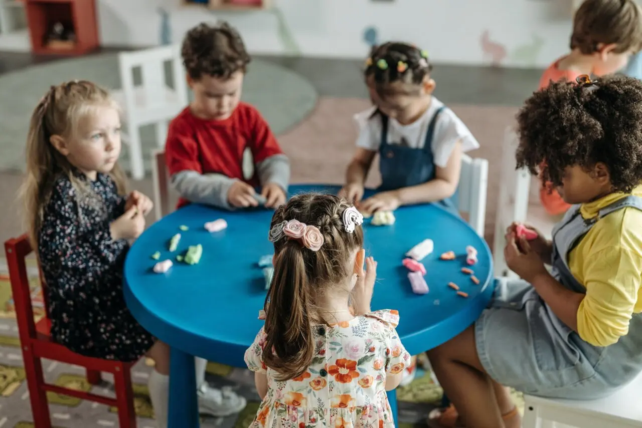 Early social and emotional training boosts adult life quality